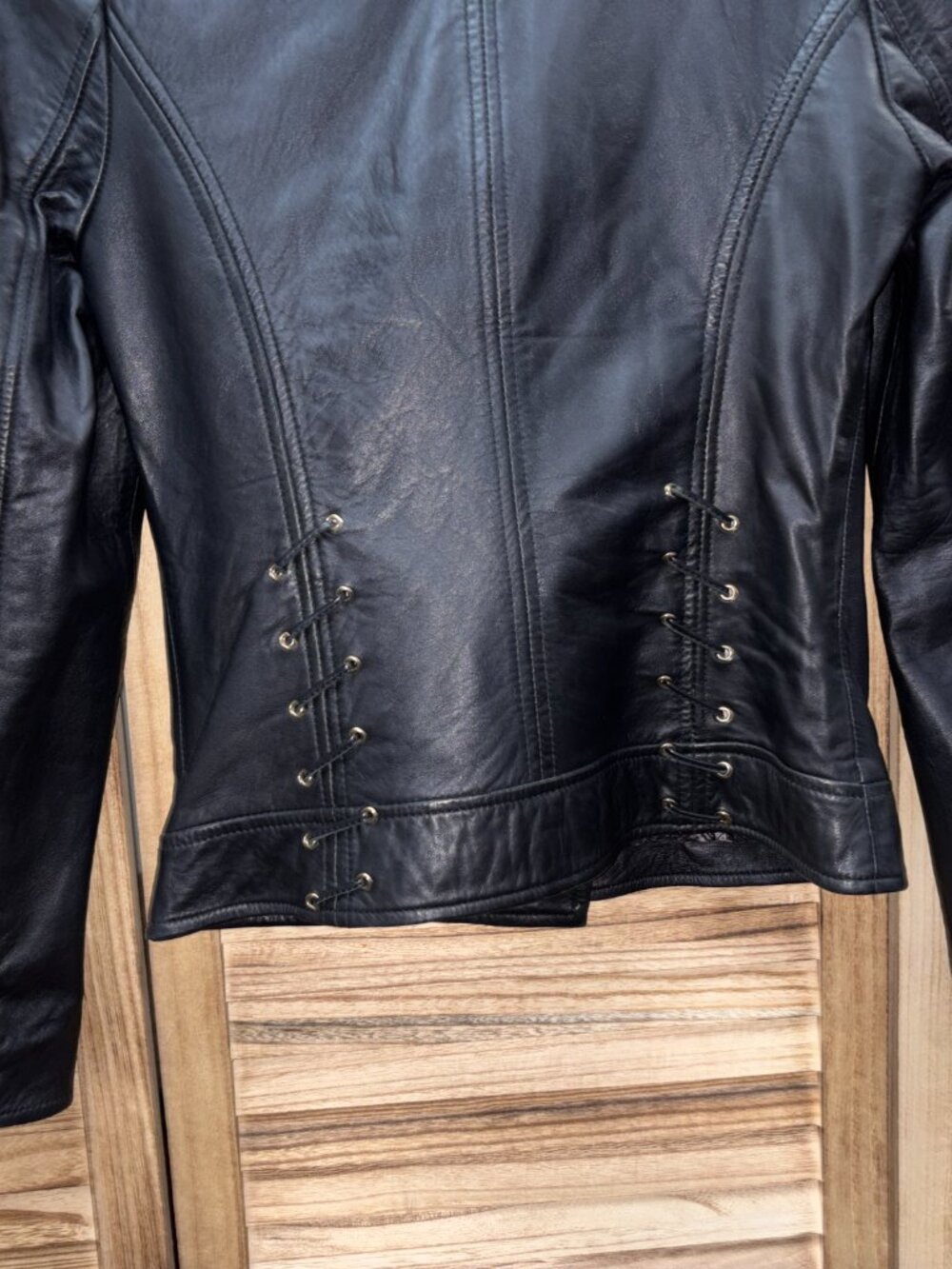 Guess Black Genuine Leather Gold Hardware Moto Jacket – Size XSmall - Picture 11 of 11